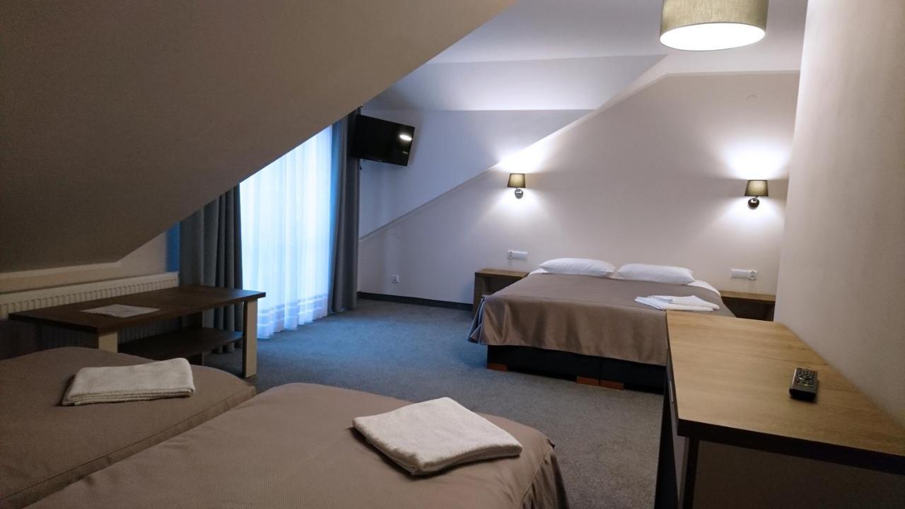 Dom Weselny Wenus Pokoje Hotelowe Przedborz Dış mekan fotoğraf