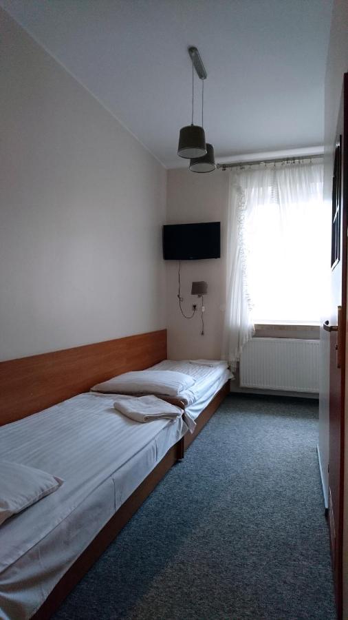 Dom Weselny Wenus Pokoje Hotelowe Przedborz Dış mekan fotoğraf