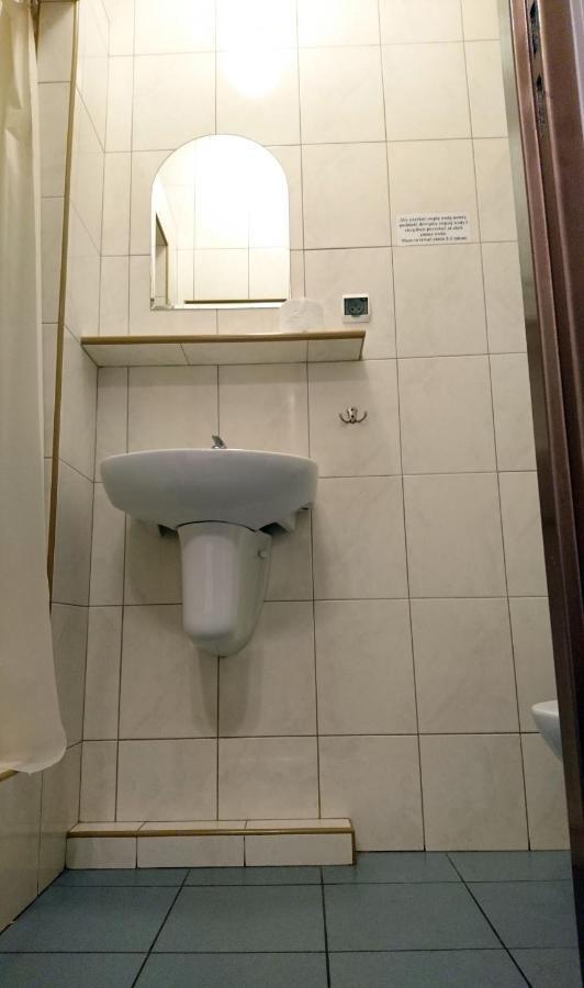 Dom Weselny Wenus Pokoje Hotelowe Przedborz Dış mekan fotoğraf